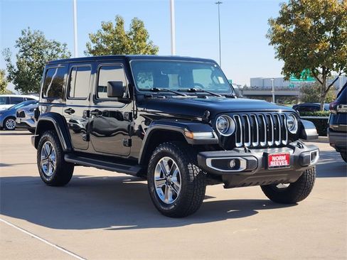Used 2021 Jeep Wrangler Unlimited Sahara image 2