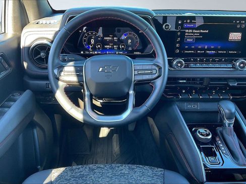 Used 2024 Chevrolet Colorado Z71 w/ Z71 Convenience Package 2 image 5