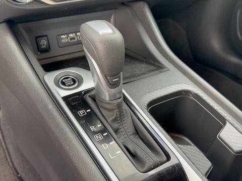 Used 2025 Nissan Sentra SV FWD image 21