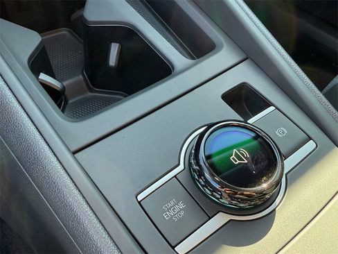 New 2026 Volkswagen Tiguan SE image 16