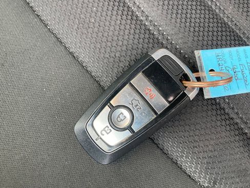 Used 2017 Ford Fusion SE w/ Fusion SE Technology Package image 33