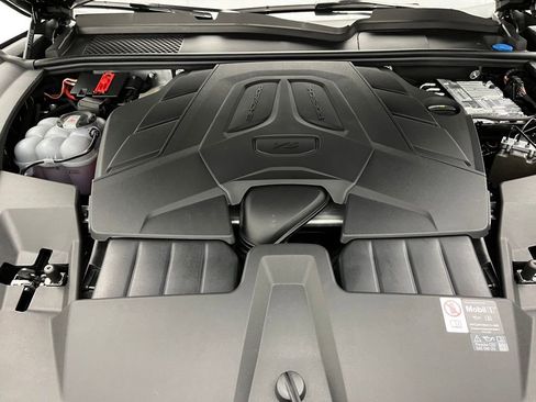 Used 2025 Porsche Cayenne image 24