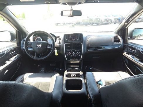 Used 2017 Dodge Grand Caravan SXT w/ Blacktop Package image 21