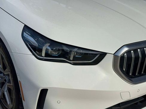 Certified 2025 BMW i5 xDrive40 w/ Premium Package AWD/4WD image 7