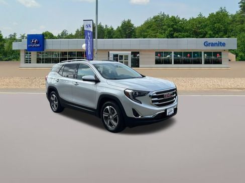 Used 2021 GMC Terrain SLT w/ Infotainment Package II AWD/4WD image 3