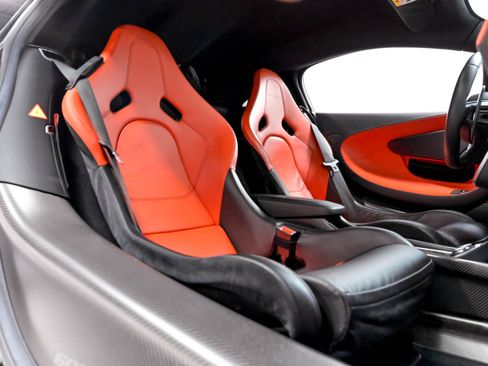 Used 2019 McLaren 600LT RWD image 22