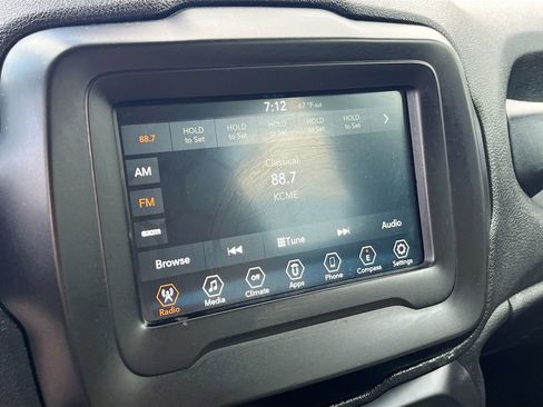 Used 2020 Jeep Renegade Sport w/ Sport Appearance Group AWD/4WD image 14