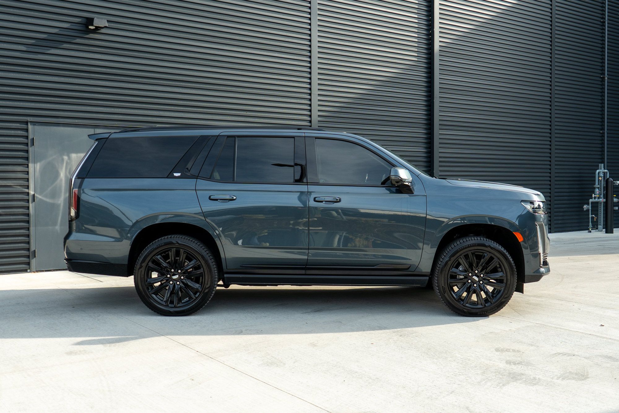 Used 2021 Cadillac Escalade Sport w/ Driver Assist Tech Package AWD/4WD image 7