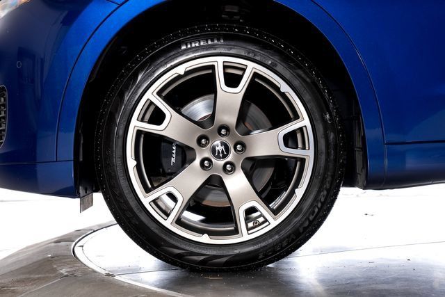 Used 2023 Maserati Levante GT AWD/4WD image 12
