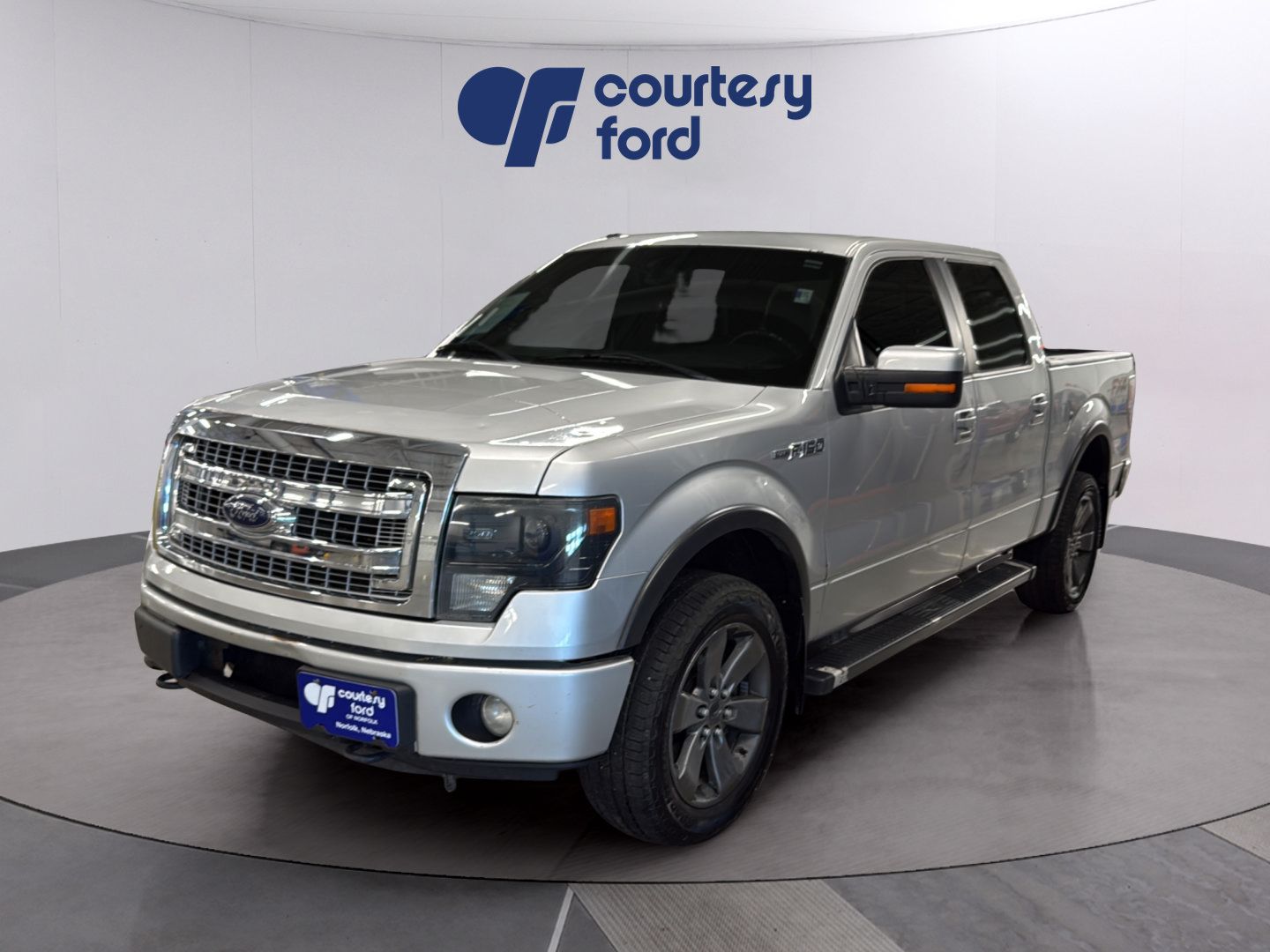 Used 2014 Ford F150 FX4 w/ Equipment Group 402A Luxury AWD/4WD image 3