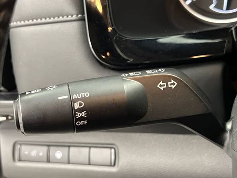 Used 2024 Nissan Pathfinder SV FWD image 51