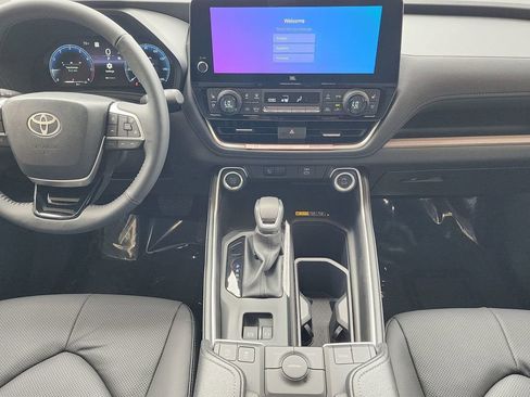 New 2026 Toyota Grand Highlander Limited FWD image 8