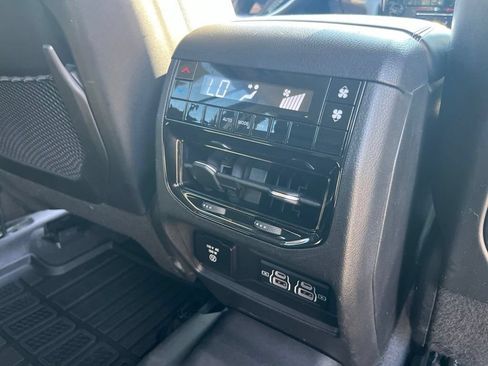Used 2021 Jeep Grand Cherokee L Laredo w/ Luxury Tech Group I AWD/4WD image 42
