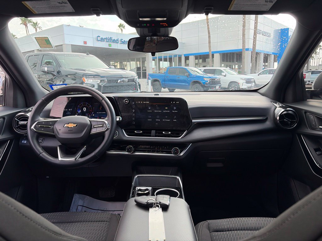 Used 2026 Chevrolet Equinox LT FWD image 12