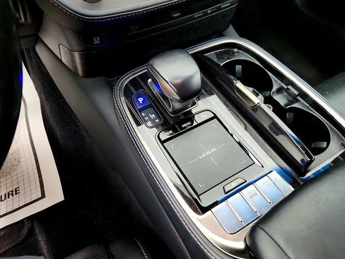 Used 2019 Lexus LS 500 AWD w/ Accessory Package (Z1) image 17
