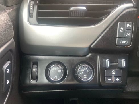 Used 2016 Chevrolet Tahoe LT image 15