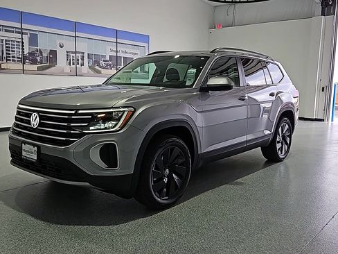 New 2026 Volkswagen Atlas SE FWD image 5