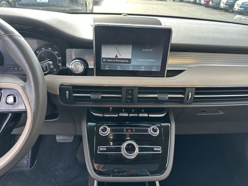 Used 2022 Lincoln Corsair AWD w/ Premium Package image 14