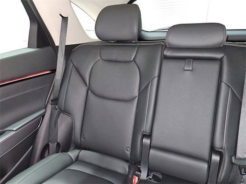 Used 2026 Genesis GV70 2.5T Select image 12