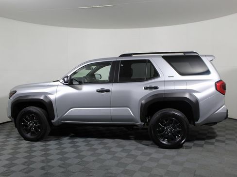 Used 2025 Toyota 4Runner SR5 image 5