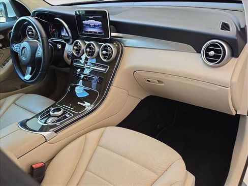 Used 2019 Mercedes-Benz GLC 300 image 19
