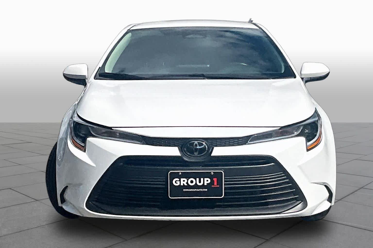 Used 2025 Toyota Corolla LE FWD image 4