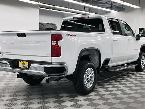 Used 2025 Chevrolet Silverado 2500 LT w/ Convenience Package AWD/4WD image 13