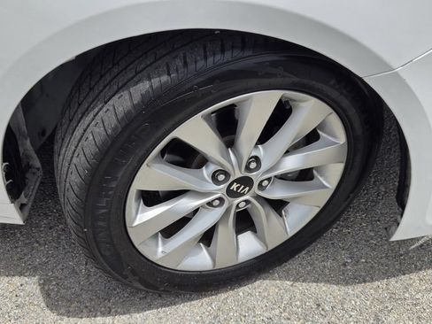 Used 2018 Kia Optima S w/ Panoramic Sunroof Package FWD image 6