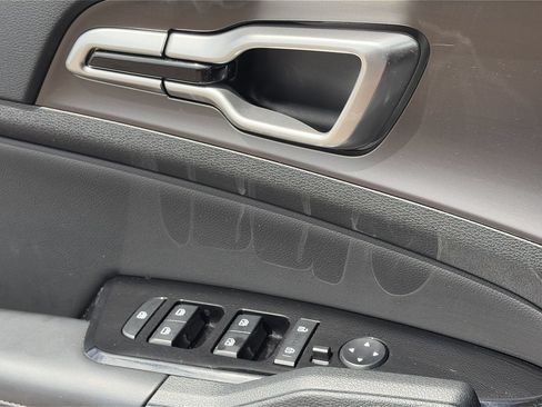 Certified 2025 Kia Sportage EX FWD image 20