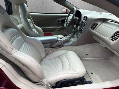 Used 2003 Chevrolet Corvette Coupe w/ Preferred Equipment Group RWD image 19