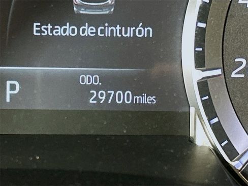 Used 2023 Toyota Highlander XLE image 10