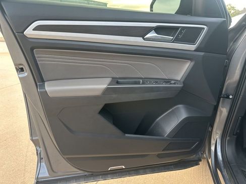 Used 2022 Volkswagen Atlas SE image 13