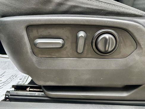 Used 2022 GMC Sierra 3500 SLE w/ SLE Convenience Package image 16