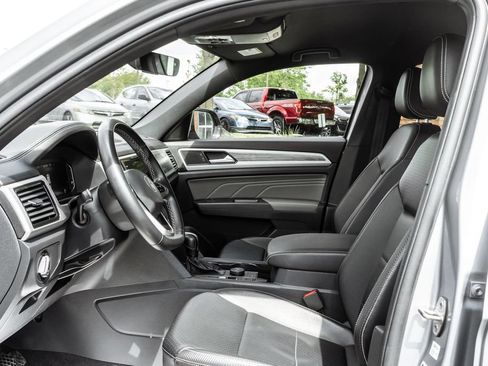 Used 2022 Volkswagen Atlas Cross Sport SE AWD/4WD image 25