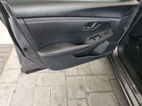 Used 2025 Nissan Sentra S FWD image 27