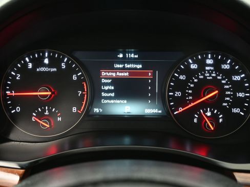 Used 2018 Kia Cadenza Technology image 26