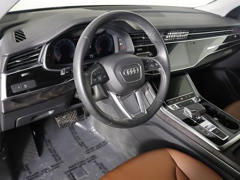 Used 2022 Audi Q8 Premium w/ Convenience Package image 26