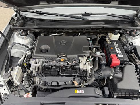 Used 2018 Toyota Camry SE image 15