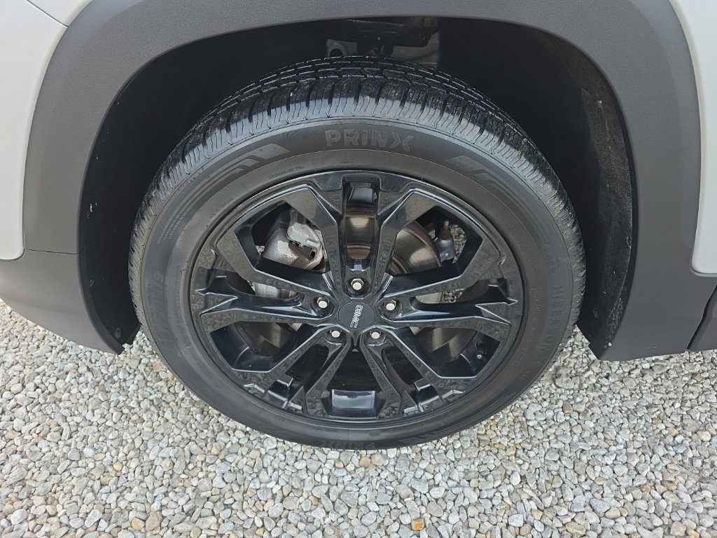 Used 2021 GMC Terrain SLE w/ Elevation Edition AWD/4WD image 10