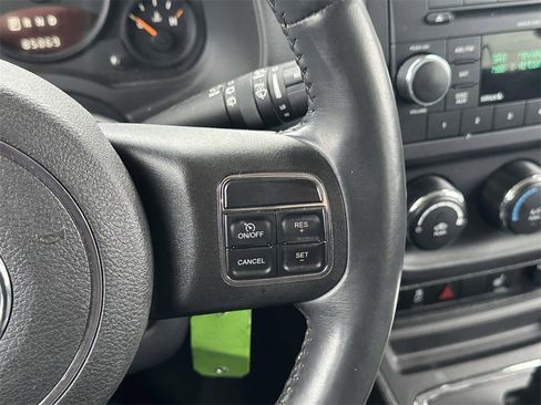 Used 2014 Jeep Patriot Latitude image 22