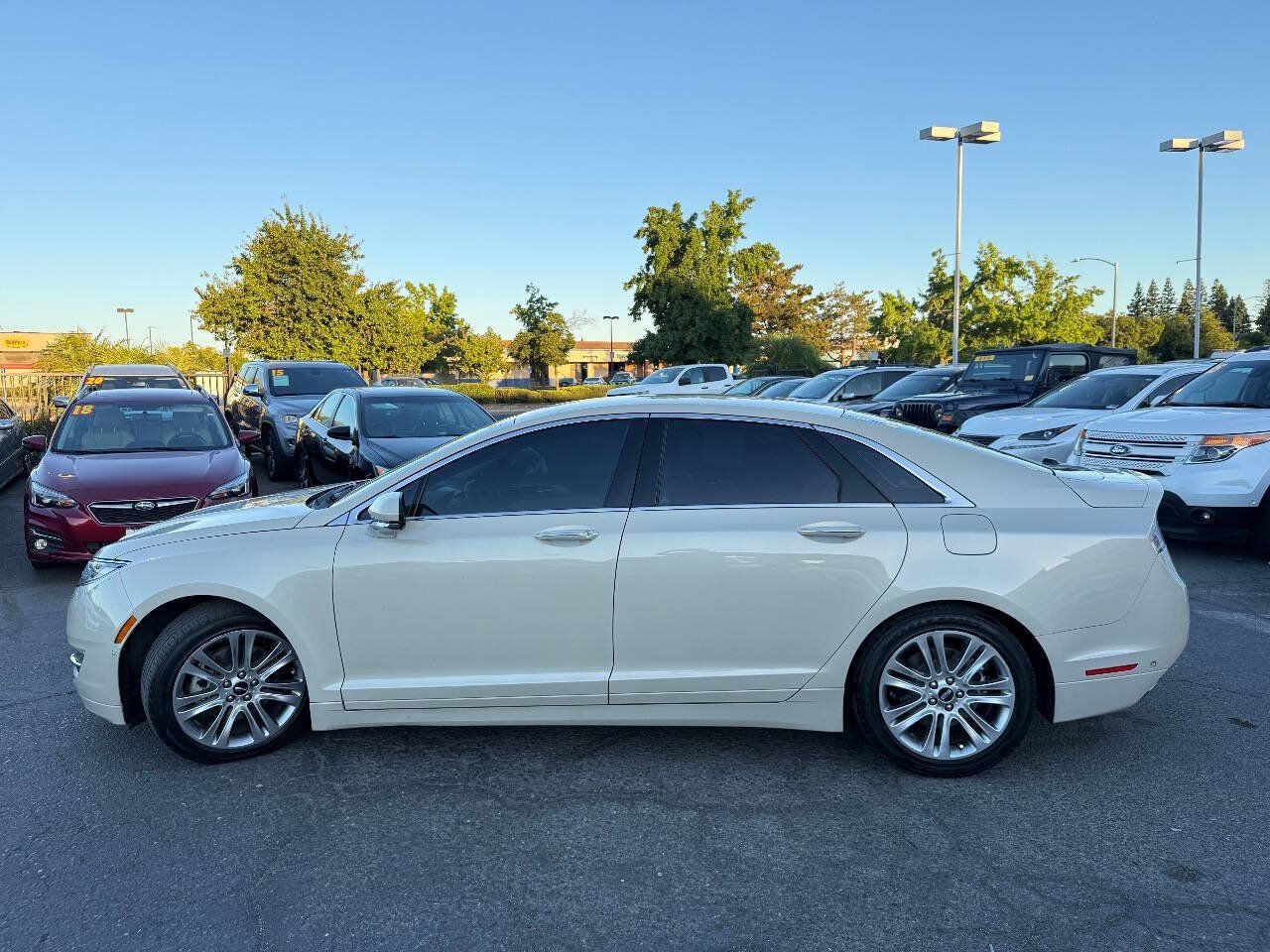 Used 2014 Lincoln MKZ w/ Equipment Group 102A Reserve FWD image 4