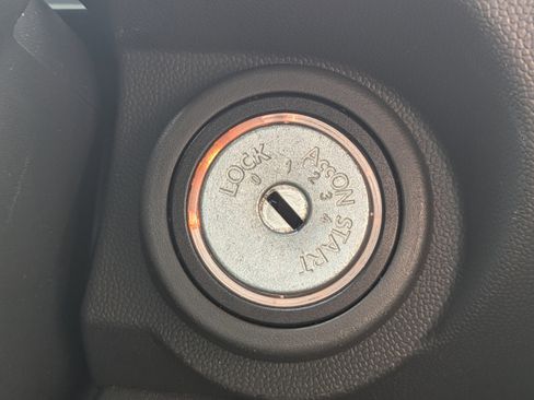 Used 2019 Nissan Frontier PRO-4X w/ Pro-4x Luxury Package image 31