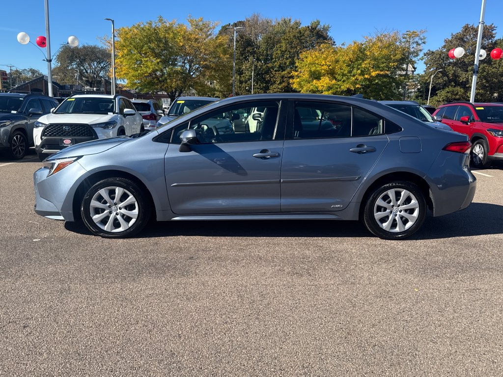 Used 2026 Toyota Corolla LE AWD/4WD image 4