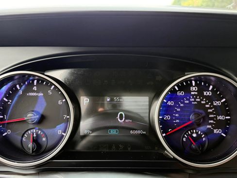 Used 2023 Kia Carnival LX FWD image 11