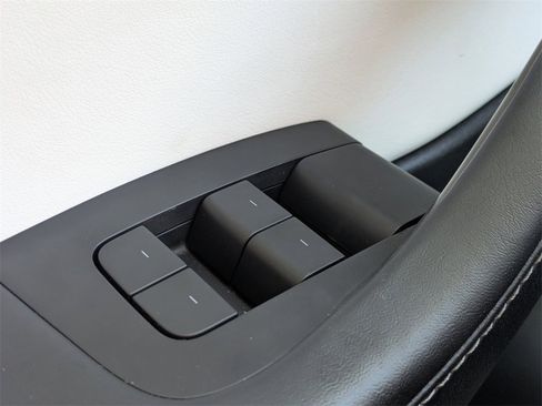 Used 2021 Tesla Model Y Performance image 27