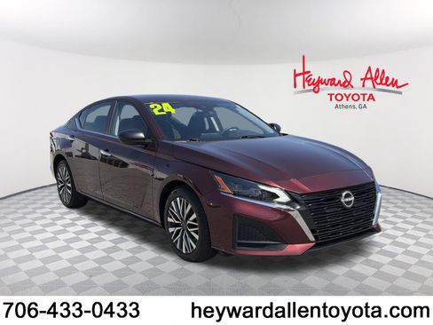 Used 2024 Nissan Altima 2.5 SV image 1