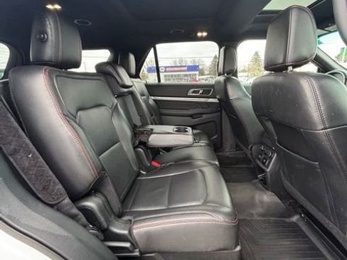 Used 2018 Ford Explorer Sport AWD/4WD image 16