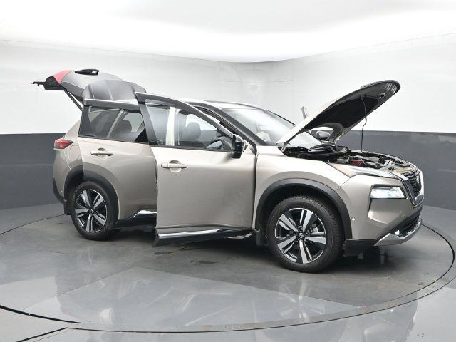 Used 2021 Nissan Rogue Platinum FWD image 48