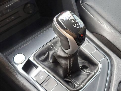 Certified 2023 Volkswagen Tiguan SE image 32