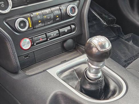 Used 2022 Ford Mustang GT RWD image 17
